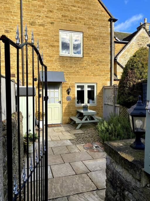 Historic Cotswold Chic Style For Uk Staycation Bourton-on-the-Water Exteriér fotografie